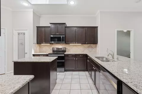 Kitchen - 9217 Silver Back Trl, Conroe, TX 77303 photo 4 of 4