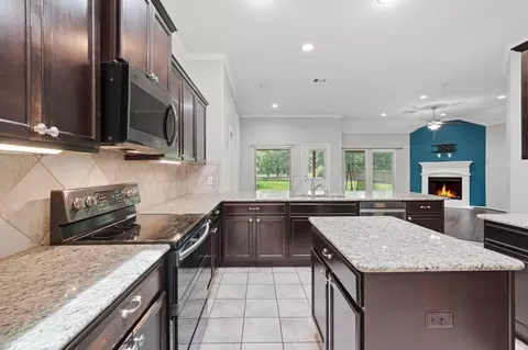 Kitchen - 9217 Silver Back Trl, Conroe, TX 77303 photo 2 of 4