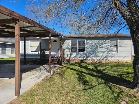 2000 W W Humble St, Baytown, TX 77520