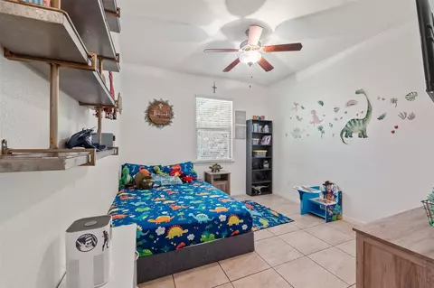 Bedroom - 9114 Silver Back Trl, Conroe, TX 77303 photo 4 of 4