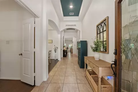 Entry Way - 9114 Silver Back Trl, Conroe, TX 77303 photo 1 of 3