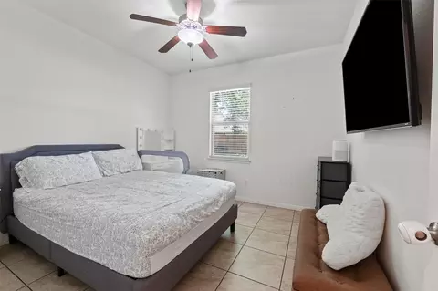Bedroom - 9114 Silver Back Trl, Conroe, TX 77303 photo 3 of 4
