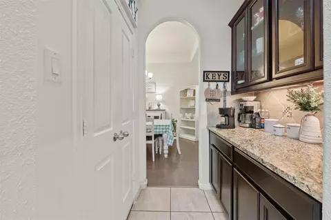 Entry Way - 9114 Silver Back Trl, Conroe, TX 77303 photo 2 of 3