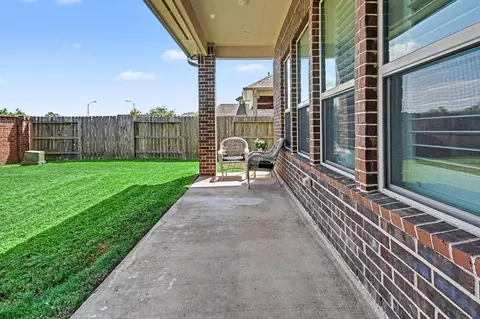 641 Kickapoo Ct, Webster, TX 77598 photo 33
