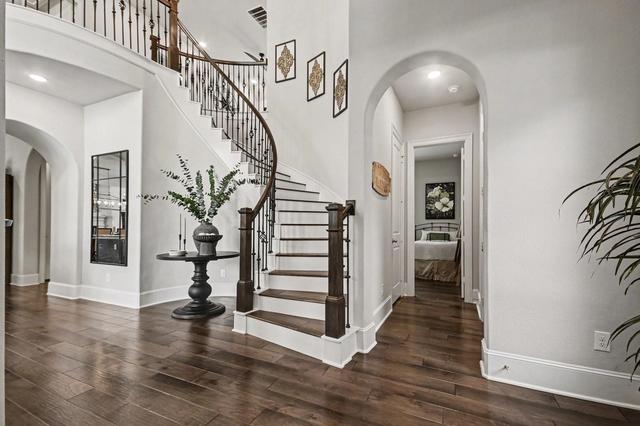641 Kickapoo Ct, Webster, TX 77598