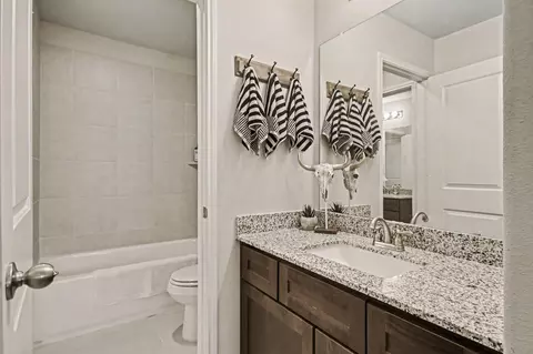 641 Kickapoo Ct, Webster, TX 77598 photo 29