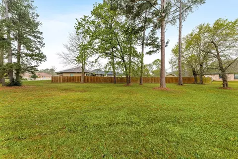 13083 Point Aquarius Blvd, Willis, TX 77318