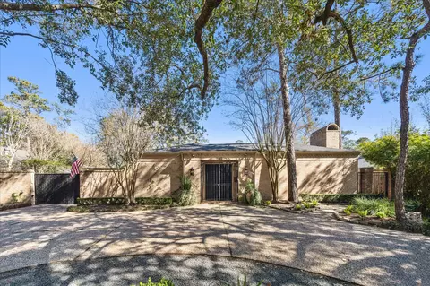 230 Gessner Rd, Houston, TX 77024