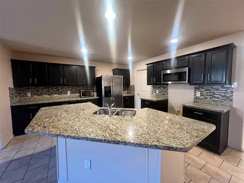 Kitchen - 23318 Brat Pass Dr, Spring, TX 77373 photo 5 of 8