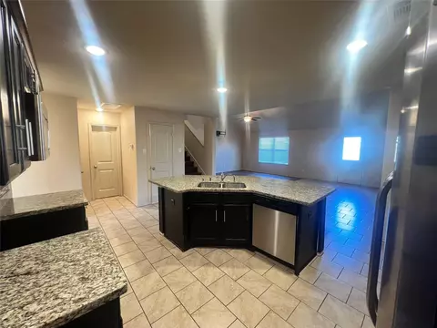 Kitchen - 23318 Brat Pass Dr, Spring, TX 77373 photo 4 of 8