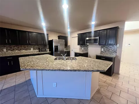 Kitchen - 23318 Brat Pass Dr, Spring, TX 77373 photo 6 of 8