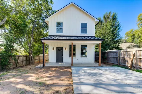 11 E Obryant, Bellville, TX 77418