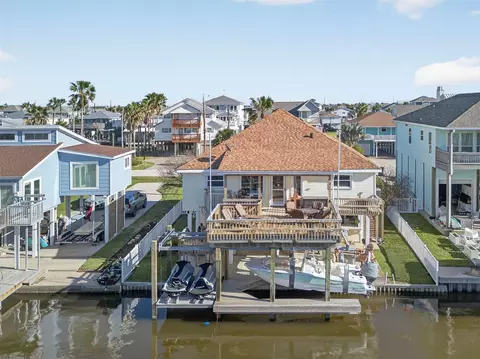 21918 Deaf P Smith Dr, Galveston, TX 77554