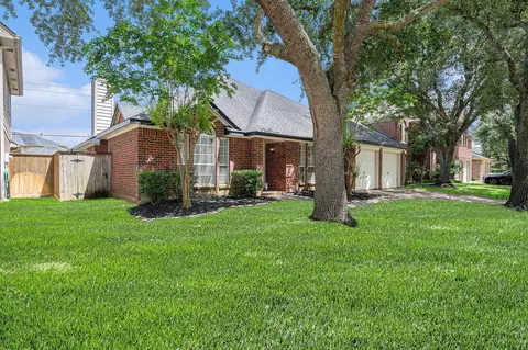 7538 Orchard Hills Ln, Sugar Land, TX 77479