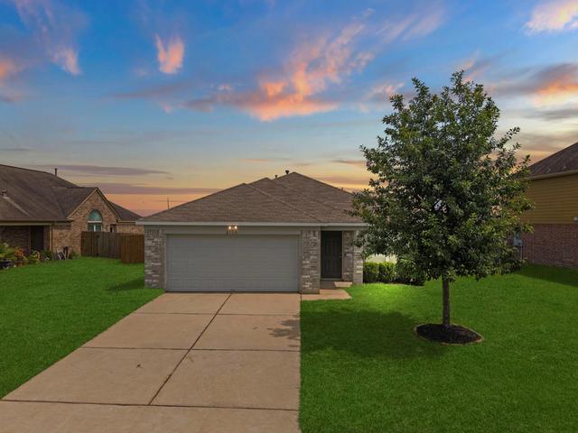 2110 Red Cedar Trl, Rosenberg, TX 77471