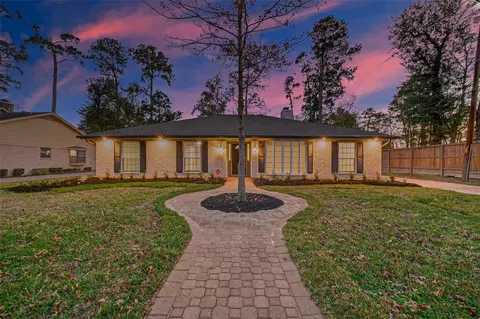 902 Kingsbridge Rd, Houston, TX 77073