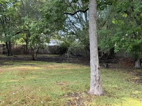442 Baywood St, La Porte, TX 77571