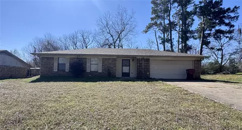 105 W Rutherford St, Mount Vernon, TX 75457