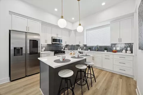 5619 Camino Encantado Dr, Houston, TX 77091