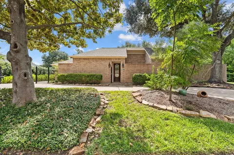 11519 Lakeside Place Dr, Houston, TX 77077