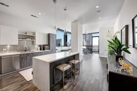 1211 Caroline St #1501, Houston, TX 77002