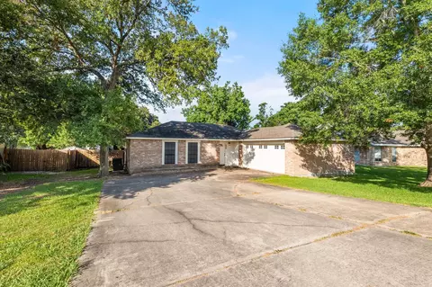12799 Lake Conroe Hills Dr, Willis, TX 77318