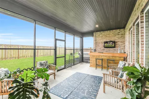 10015 Goliad Dr, Mont Belvieu, TX 77523