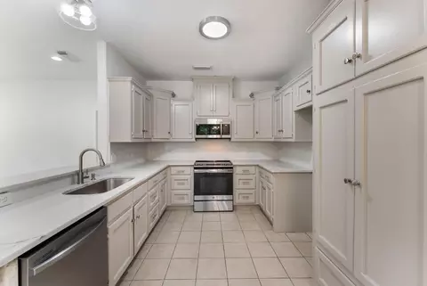 92 Tupelo Ln, Conroe, TX 77304