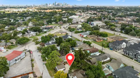 5221 Mccormick St, Houston, TX 77023
