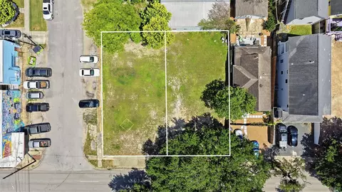 1446 Yale St, Houston, TX 77008