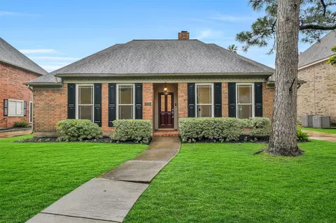 2105 Winged Foot Dr, League City, TX 77573