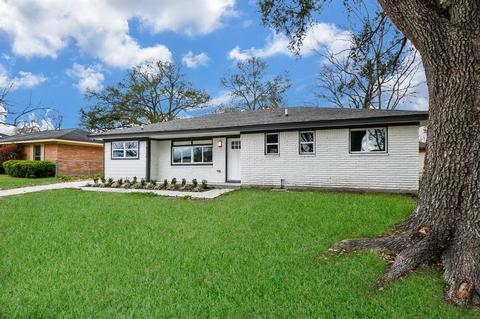 4126 Ebbtide Dr, Houston, TX 77045 | 50 Photos | MLS #11137324 - Movoto