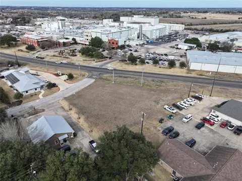 00 Longhofer St, Brenham, TX 77833