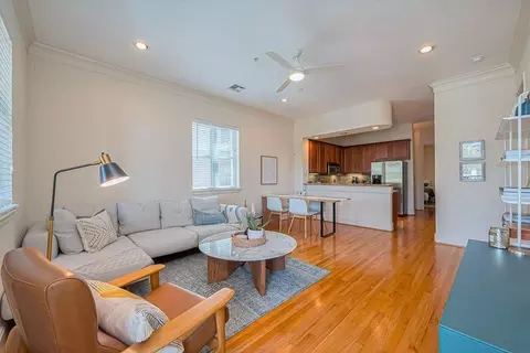 58 Briar Hollow Ln #303, Houston, TX 77027