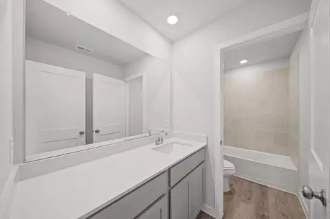 Bath - 16969 Hazelnut Dr, Conroe, TX 77302 photo 3 of 3