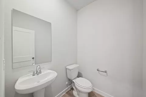 Bath - 16969 Hazelnut Dr, Conroe, TX 77302 photo 2 of 3