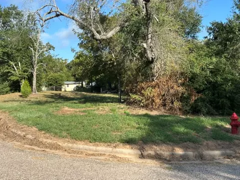 1502 15th St, Hempstead, TX 77445 photo 2