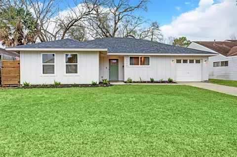 4009 Woodshire St, Houston, TX 77025