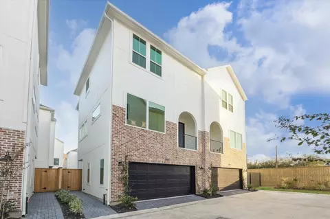 3067 Hicks St, Houston, TX 77007