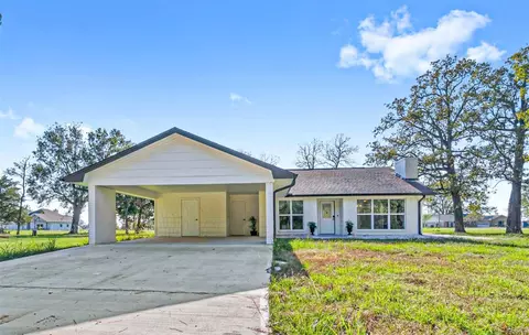 456 Deep Woods Ln, Livingston, TX 77351