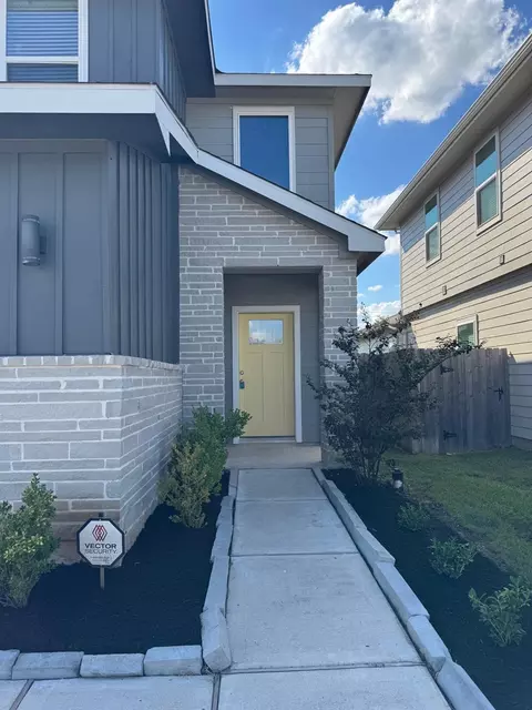 12712 Oxford Gate Dr, Houston, TX 77047