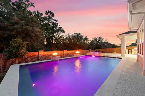 2319 Pale Star Dr, Conroe, TX 77384