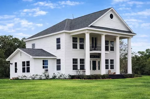 27 Cotton Bayou Cir, Cove, TX 77523