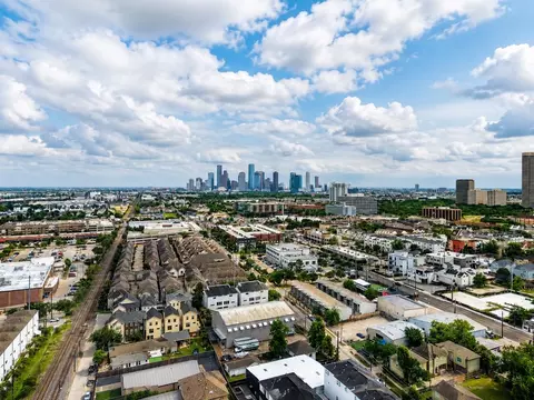 4309 Allen St, Houston, TX 77007