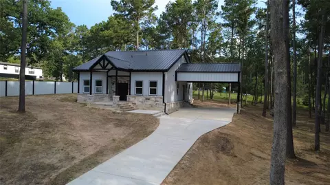 5054 Hickory Hill Rd, Navasota, TX 77868