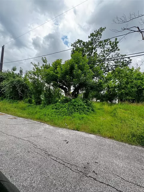 4706 Falls St, Houston, TX 77026