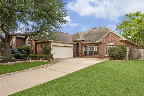 314 Bay Spring Dr, League City, TX 77573