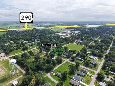2711 Fitz Lee St, Waller, TX 77484