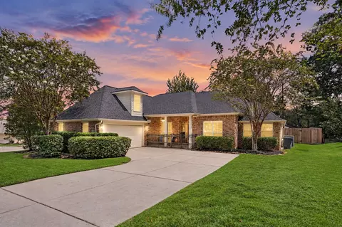 101 Woodmont Dr, Montgomery, TX 77356
