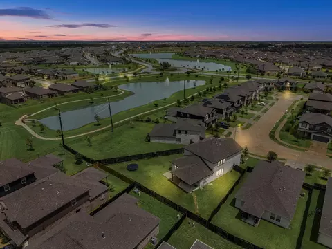 10502 Watershed Dr, Rosharon, TX 77583